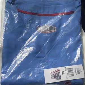 NEW • essential workers scrub top